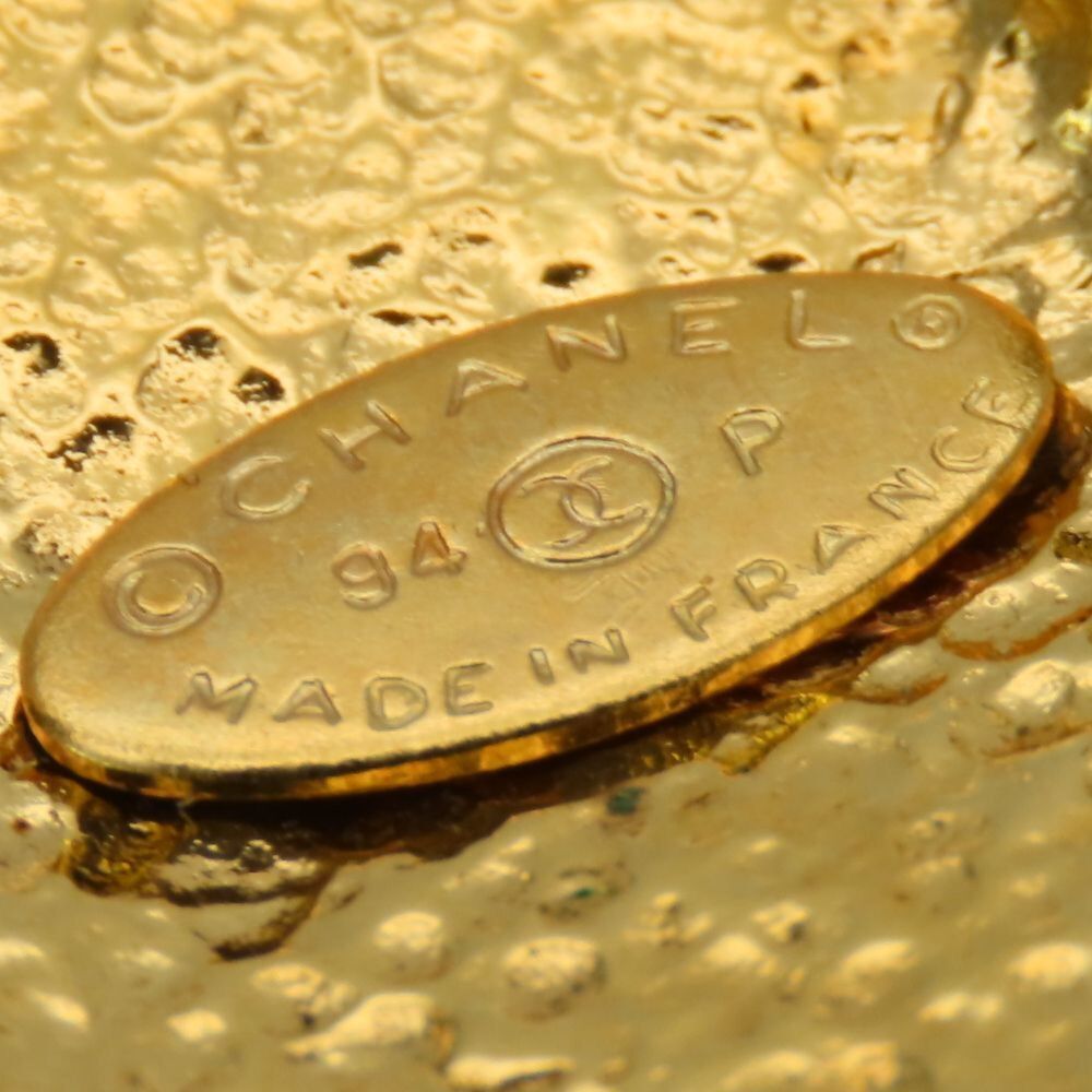CHANEL Authentic Gold Logo Brooch - Picture 7 of 8